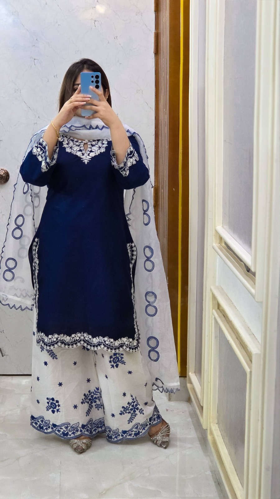 Lucknow Embroidery Three piece💫